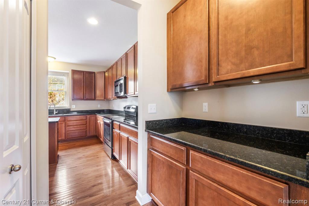 51207 Brompton, Novi, MI — Photo 14