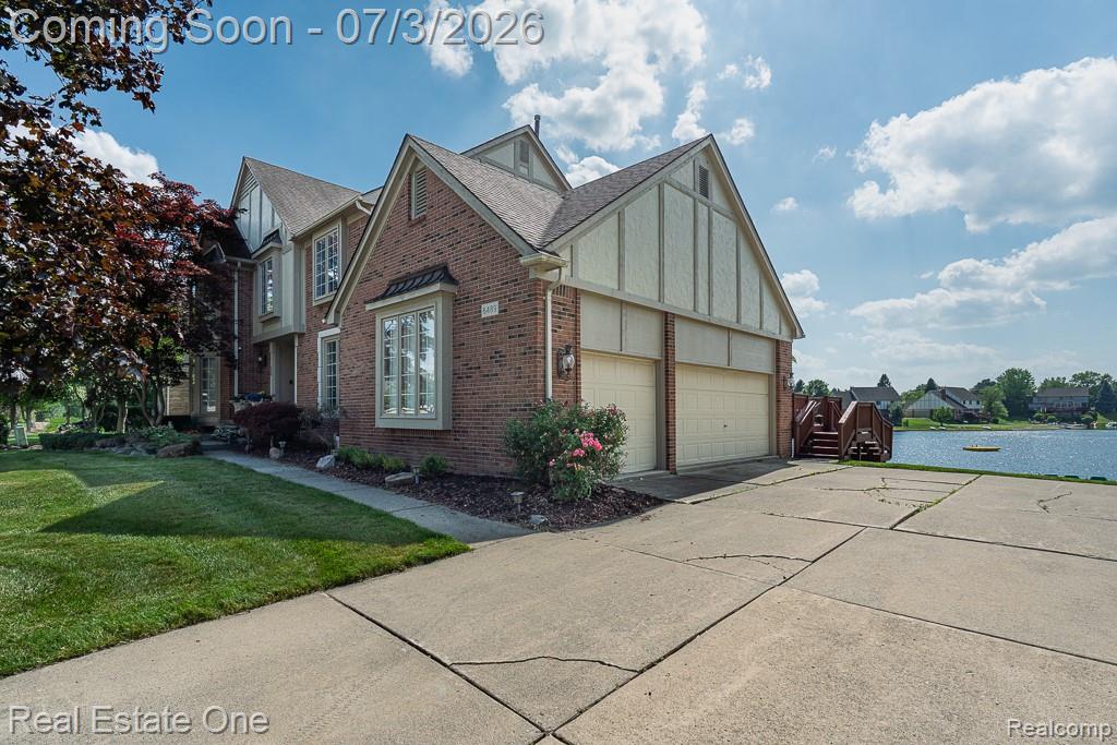 6489 Shoreline Drive, Troy, MI 48085 — Photo 49