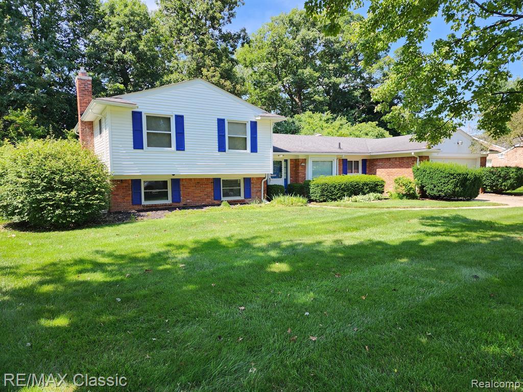 473 FOX RIVER Drive, Bloomfield Hills, MI 48304 — Photo 43