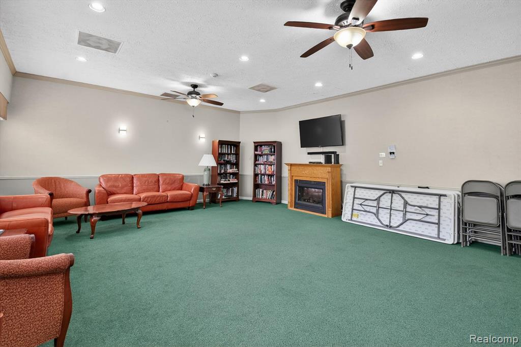 43100 12 Oaks Crescent Drive, 2033, Novi, MI 48377 — Photo 38