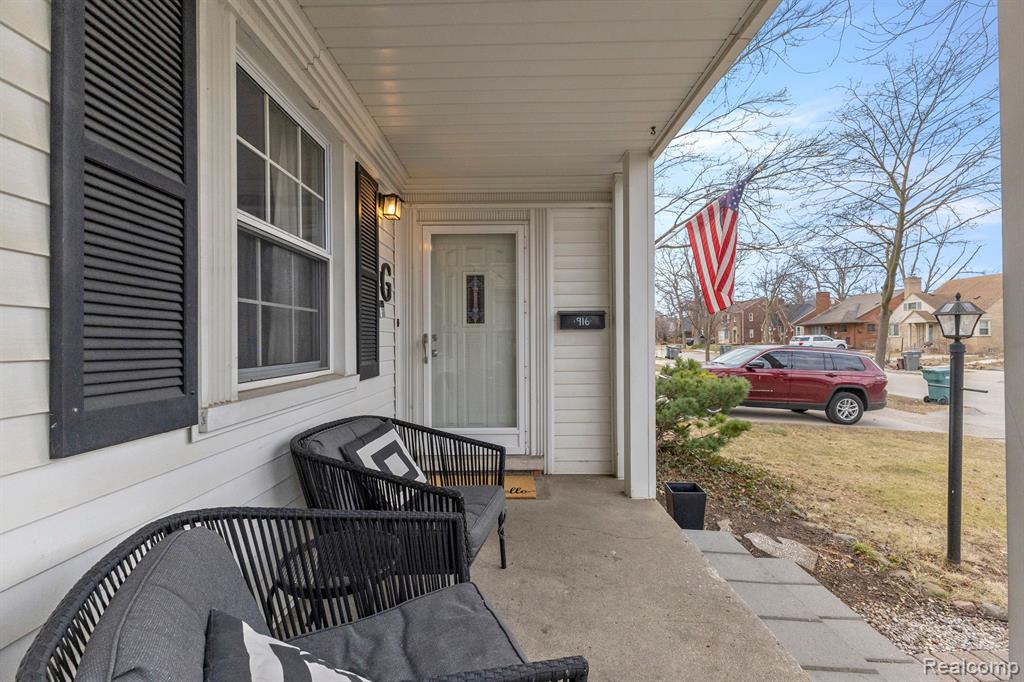 916 N MELBORN Street, Dearborn, MI 48128 — Photo 32