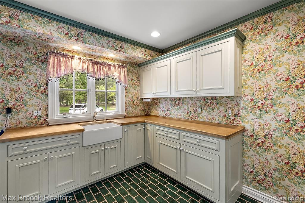 760 Lone Pine Road, Bloomfield Hills, MI 48304 — Photo 31