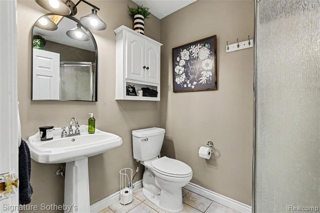 610 W Ellis Avenue, Belding, MI 48809 — Photo 24
