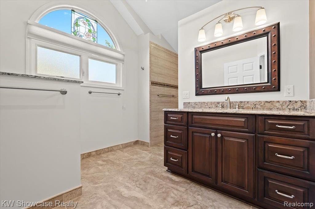 54771 GRENELEFE Circle E, South Lyon, MI 48178 — Photo 24