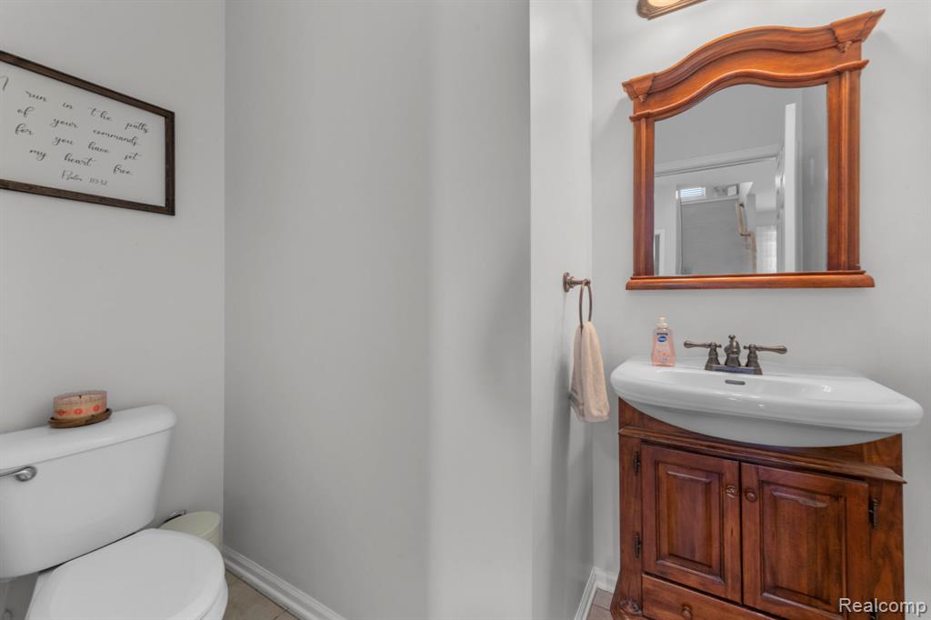 981 Coventry Court, Oxford, MI 48371 — Photo 32