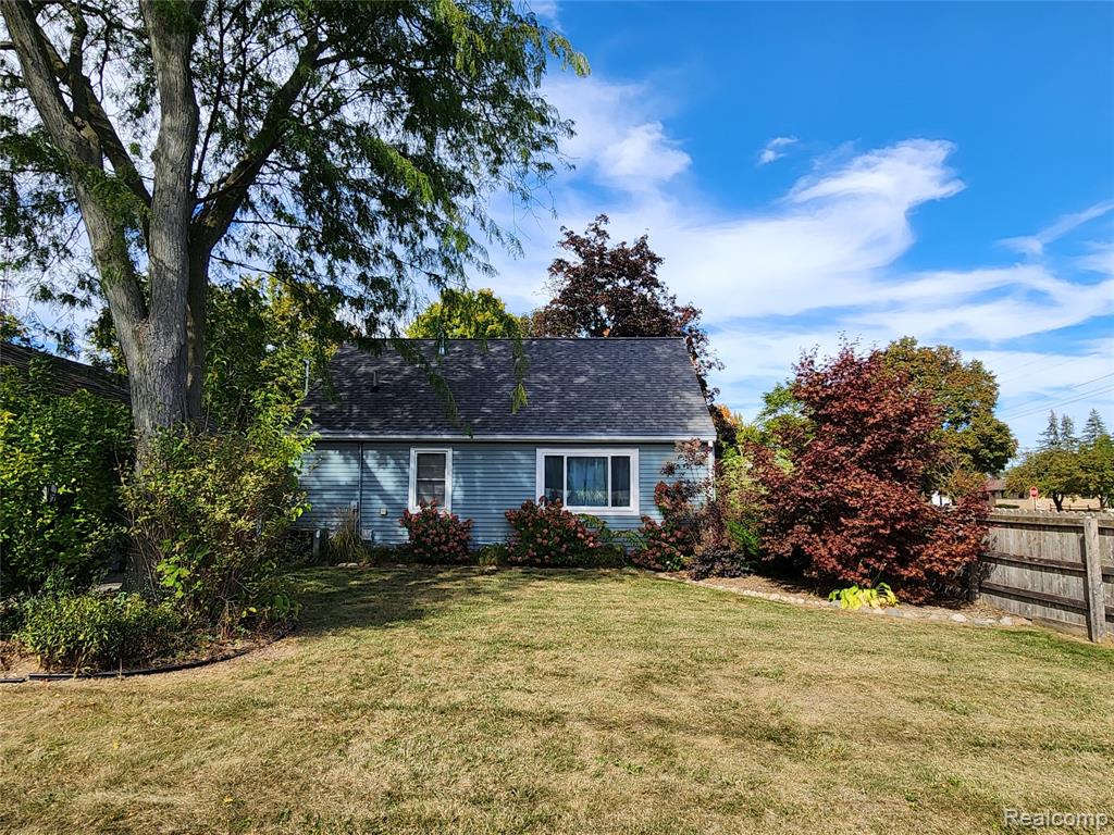 213 E Vates Street, Frankenmuth, MI 48734 — Photo 8