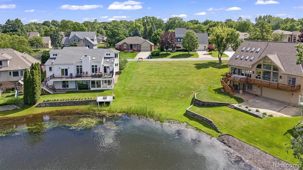 1062 FOREST BAY Drive, Waterford, MI 48328 — Photo 5