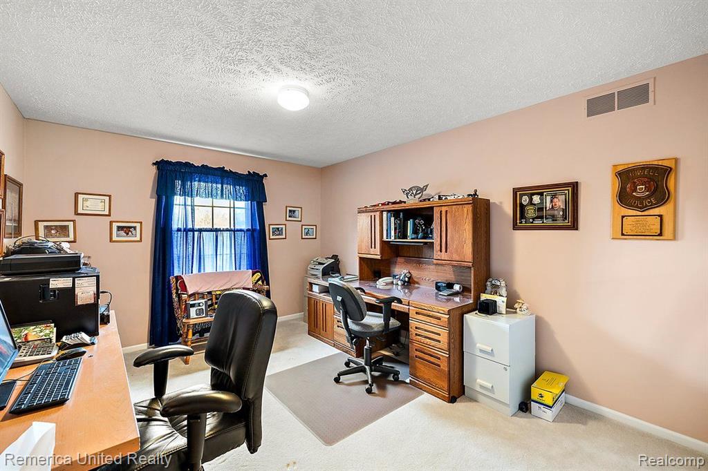 686 W CALEDONIA Street, Howell, MI 48843 — Photo 47