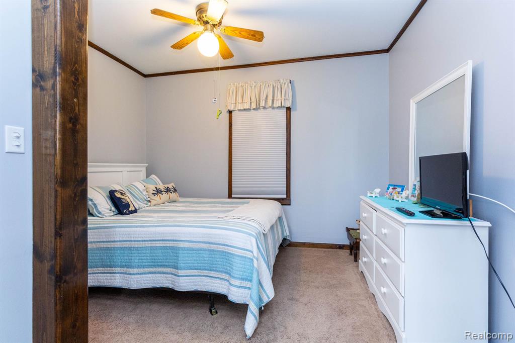 843 CHERRY Street, Wyandotte, MI 48192 — Photo 36