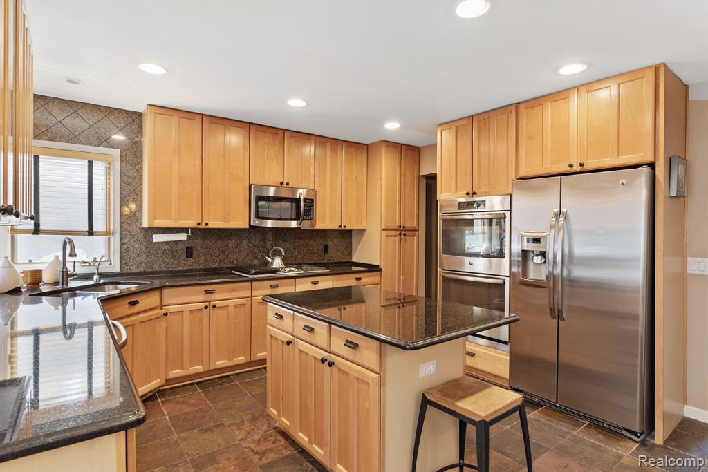 4764 WOODBINE Circle, West Bloomfield, MI 48323 — Photo 10