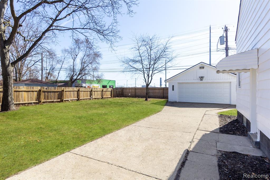 8316 RIVARD Avenue, Warren, MI 48089 — Photo 27