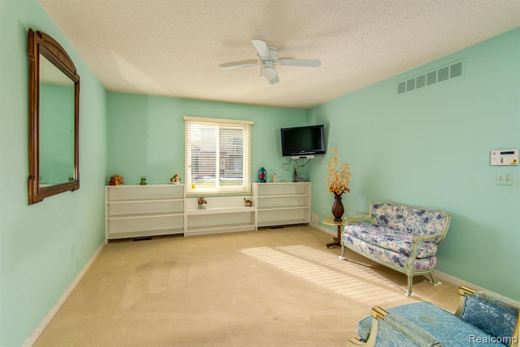 7075 ELMHURST, West Bloomfield, MI — Photo 12