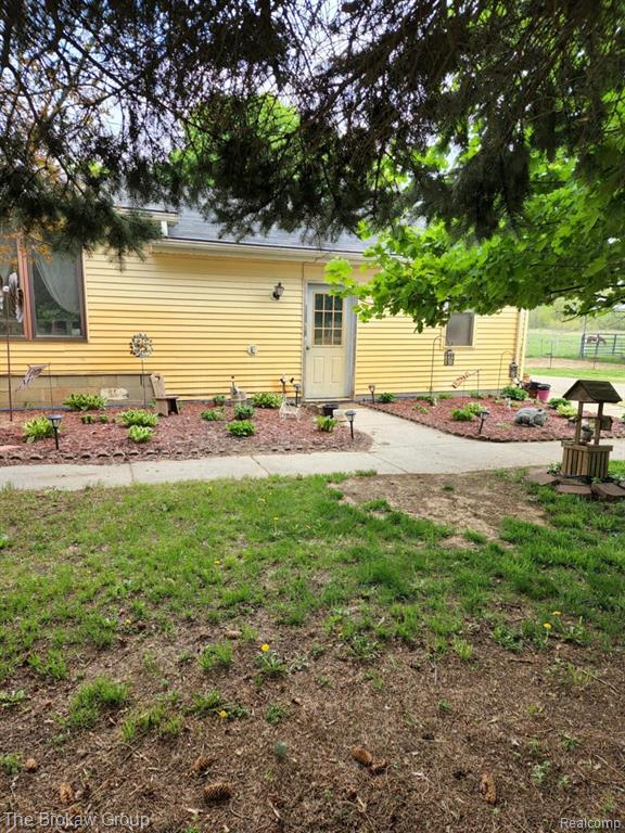 9448 WASHBURN Road, Columbiaville, MI 48421 — Photo 31