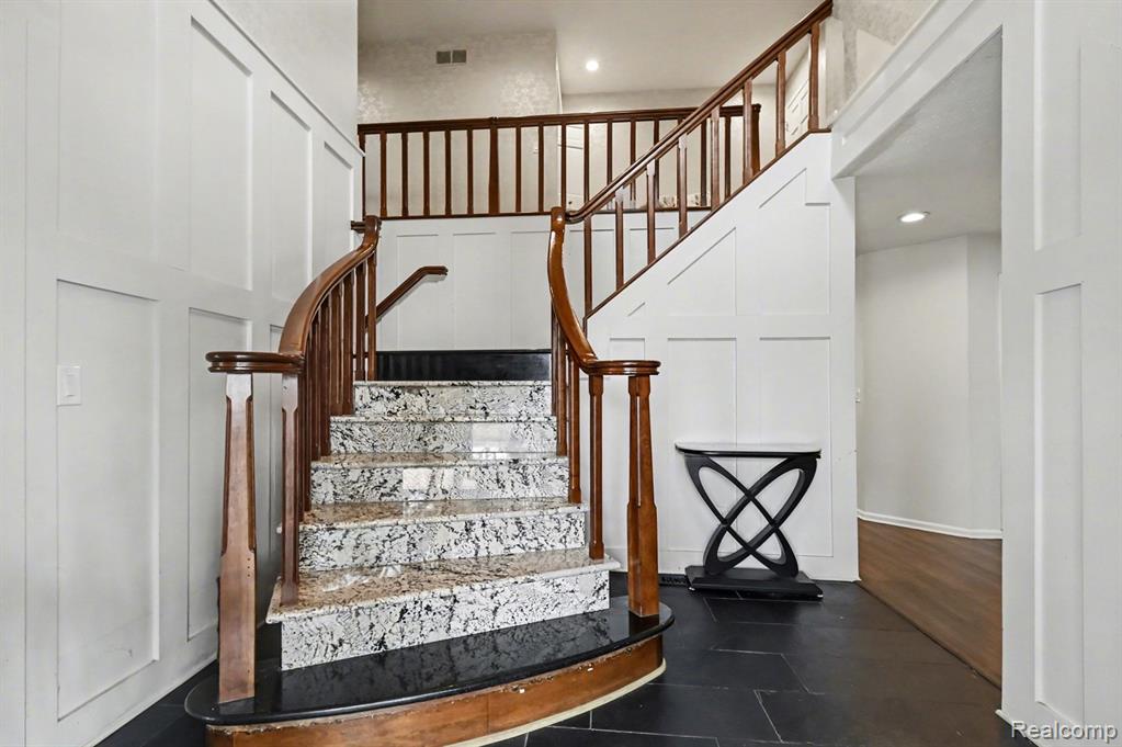 100 N Latson Road, Howell, MI 48843 — Photo 3
