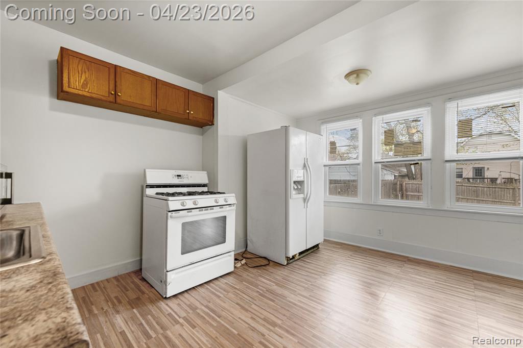 23392 Cayuga Avenue, Hazel Park, MI 48030 — Photo 12
