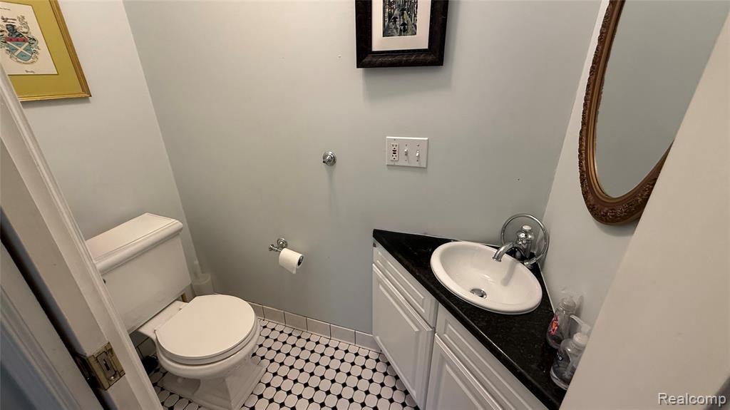 889 Rivard Boulevard, Grosse Pointe, MI 48230 — Photo 3