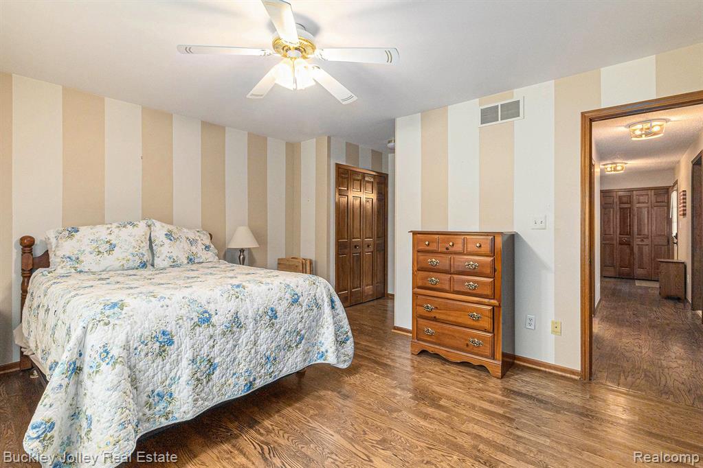 1036 PINEWOOD Court, Brighton, MI 48116 — Photo 9