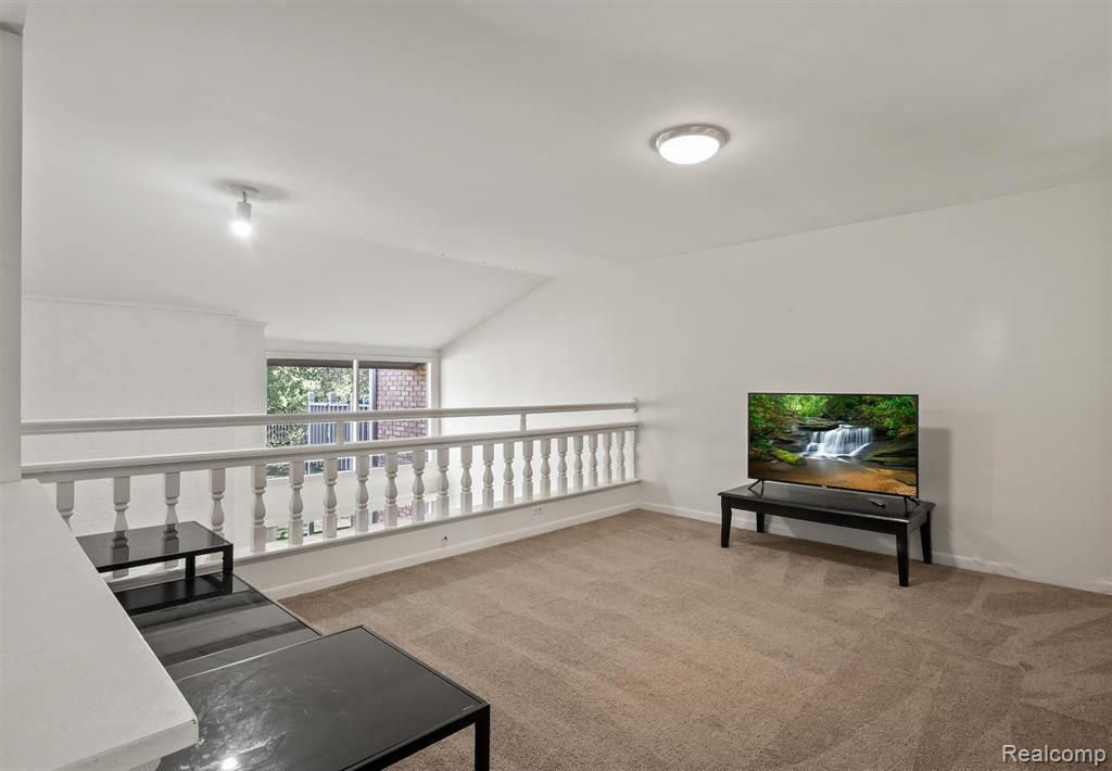 7114 Pebble Park Drive, West Bloomfield, MI — Photo 15