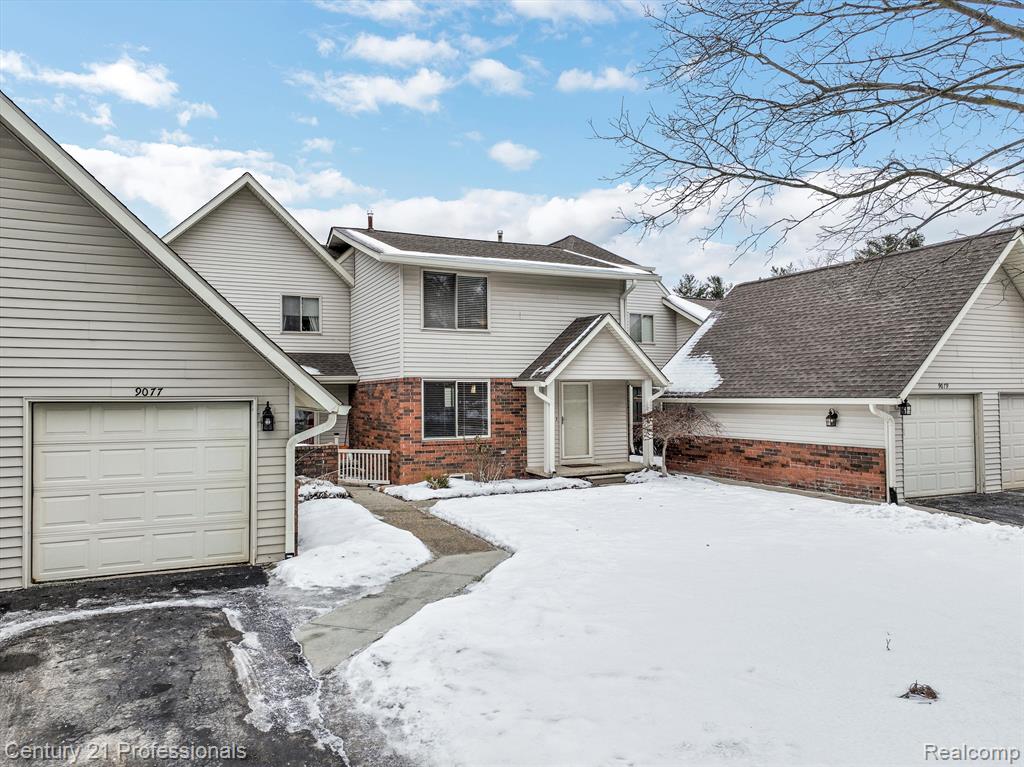 9077 BAVARIAN Court, Clarkston, MI 48348 — Photo 2
