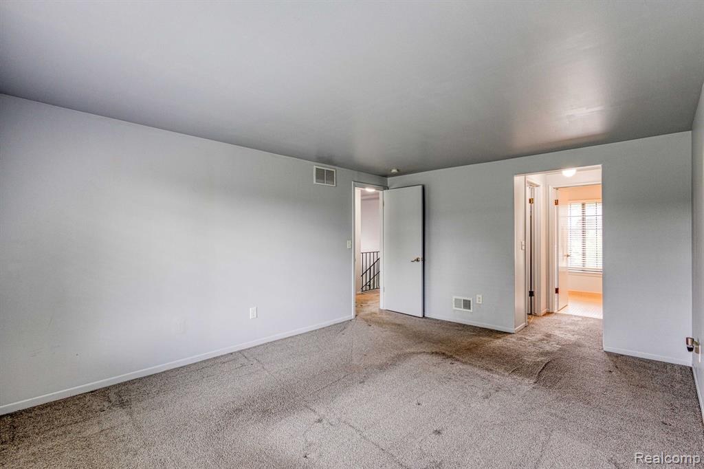 26188 SUMMERDALE Drive, Southfield, MI 48033 — Photo 19