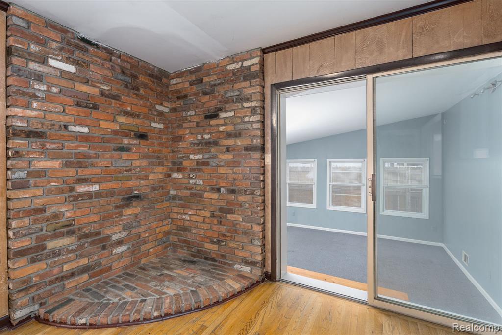 6585 Dolphin Street, Dearborn Heights, MI 48127 — Photo 27