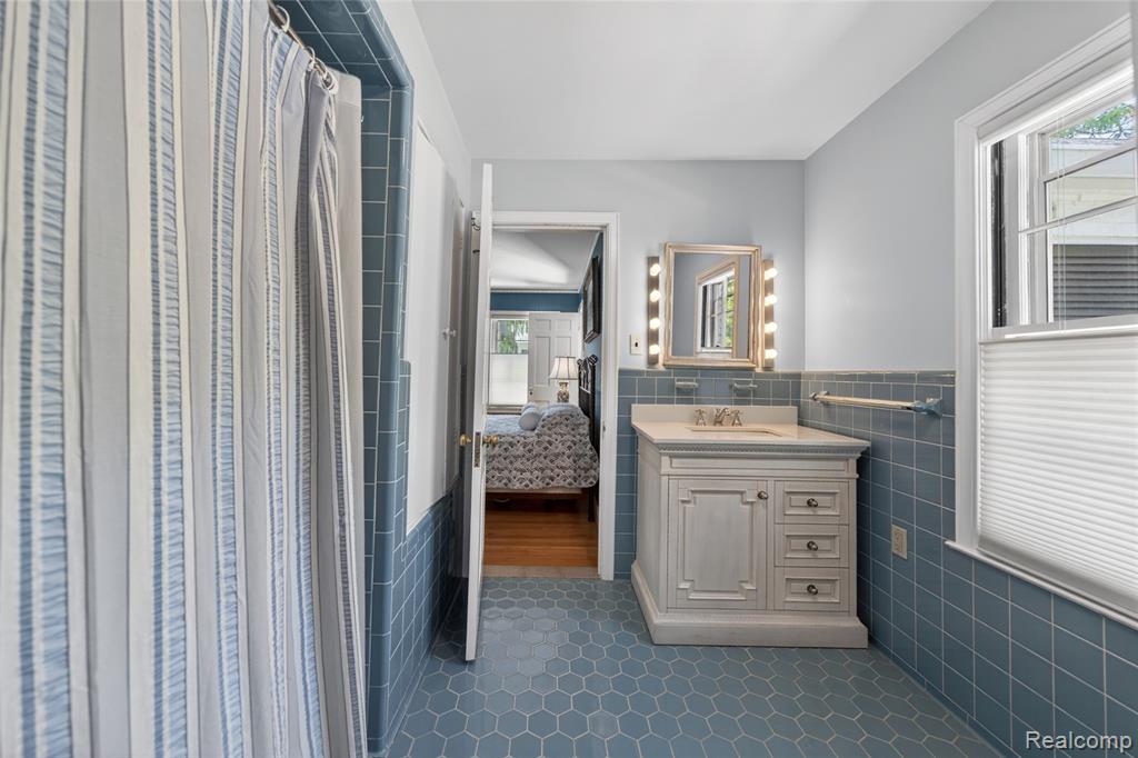 66 Oxford Road, Grosse Pointe, MI 48236 — Photo 32