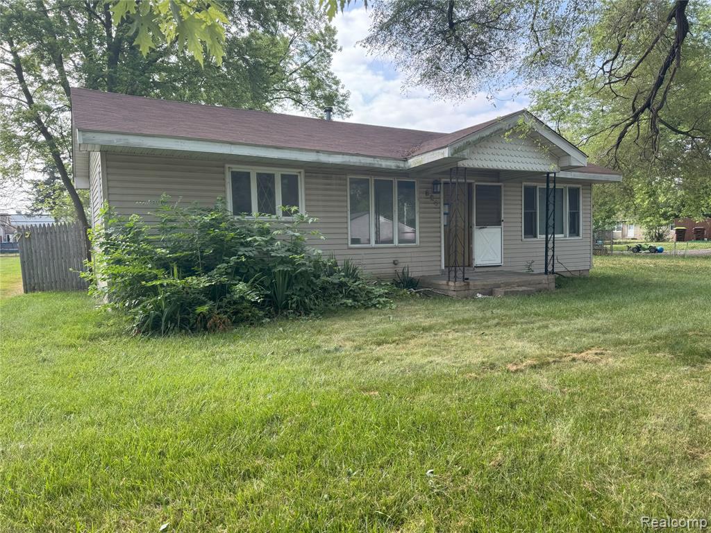 824 Harbor Avenue, Monroe, MI 48162 — Photo 2