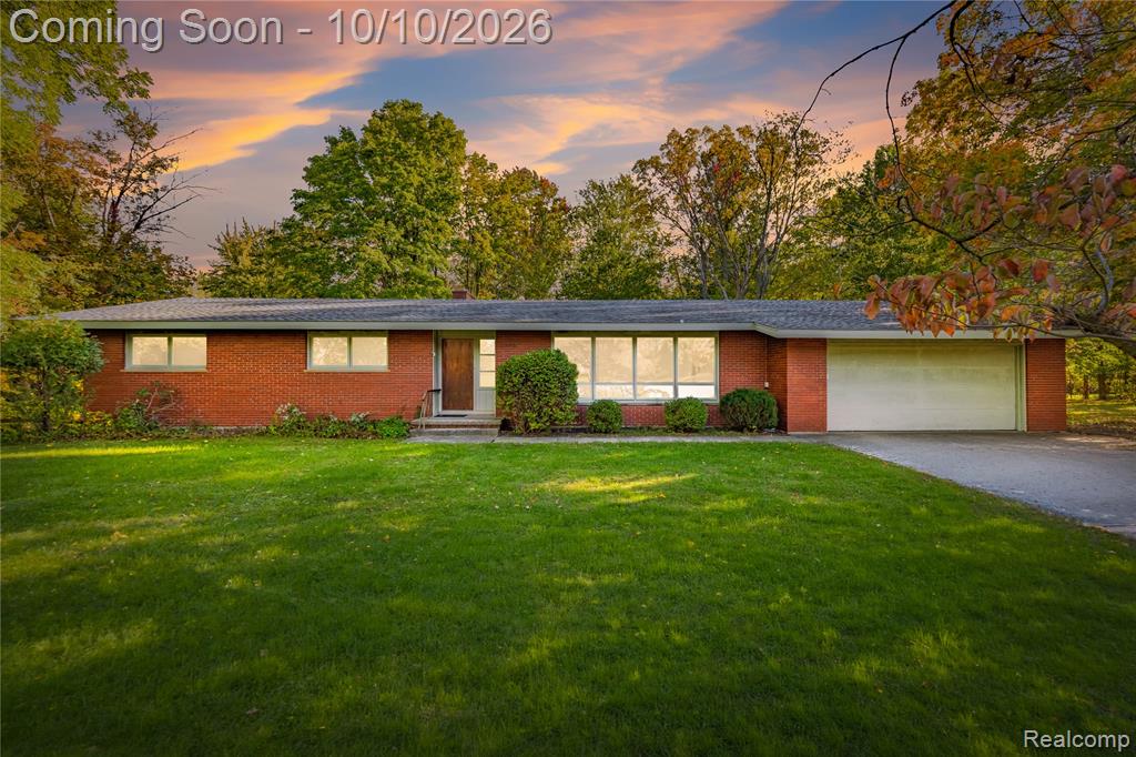 11850 Clinton River Road, Sterling Heights, MI 48313