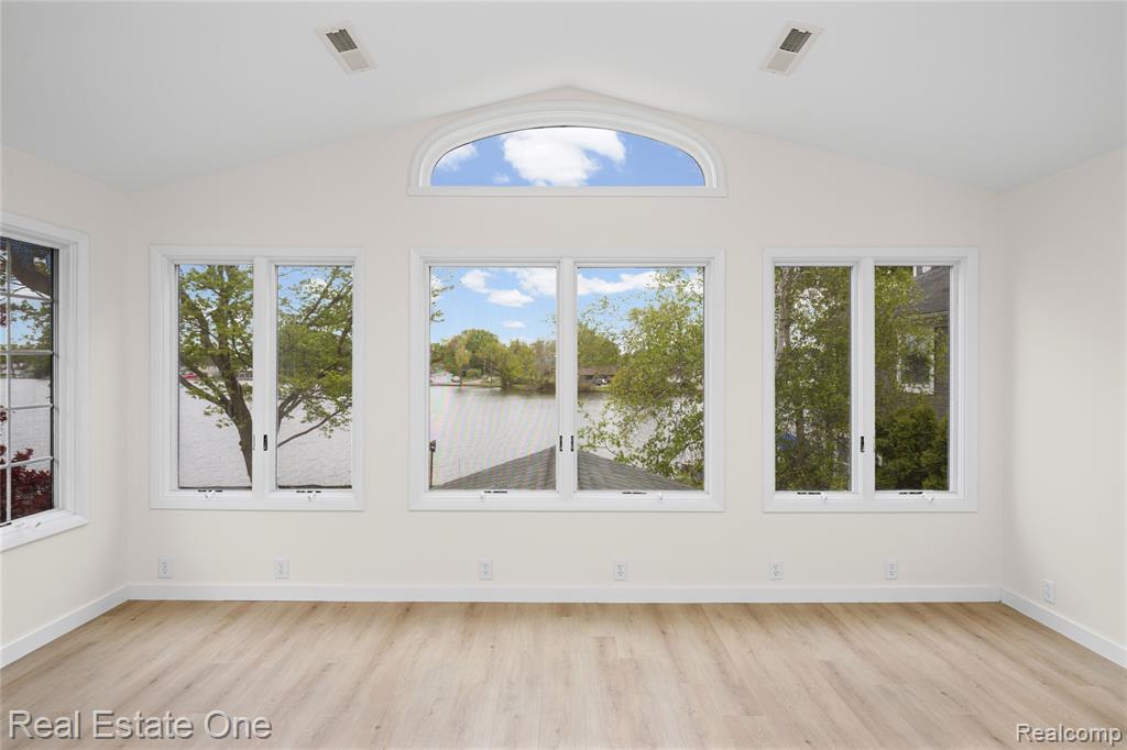 9047 Gale Road, White Lake, MI — Photo 47