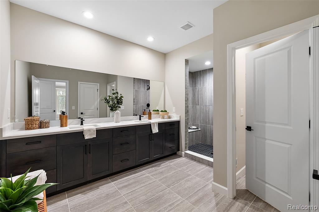 55589 Oak Pointe, Shelby Twp, MI 48315 — Photo 16