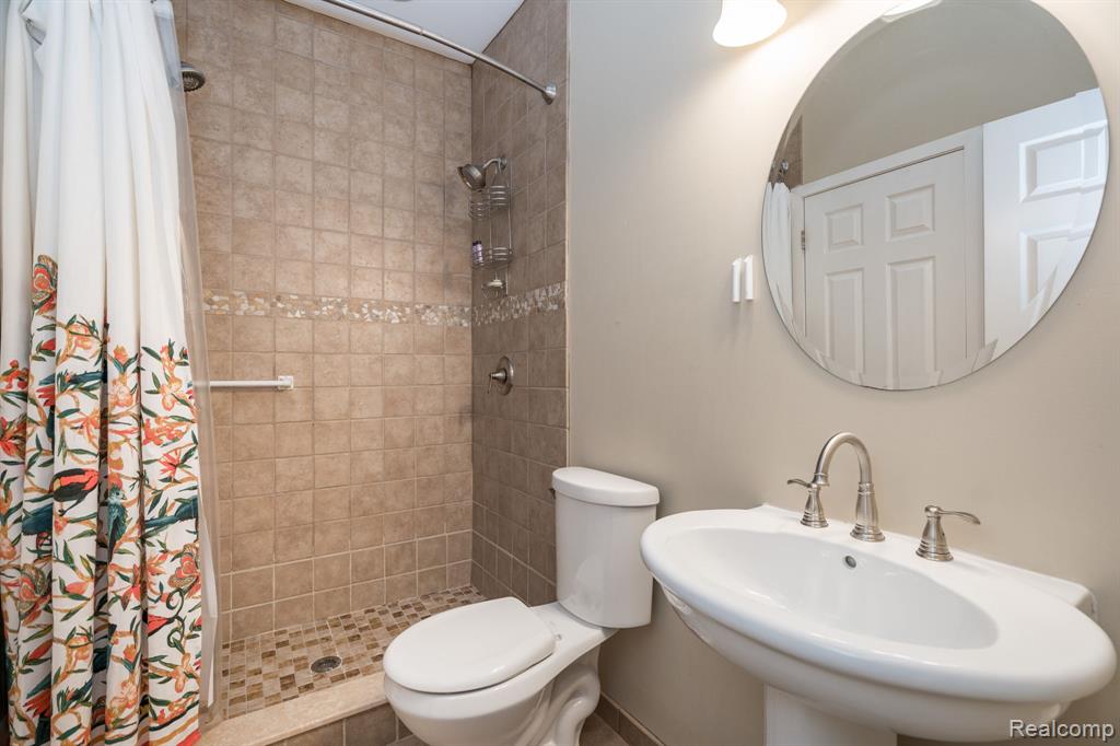 41820 Independence Drive, Novi, MI 48377 — Photo 20