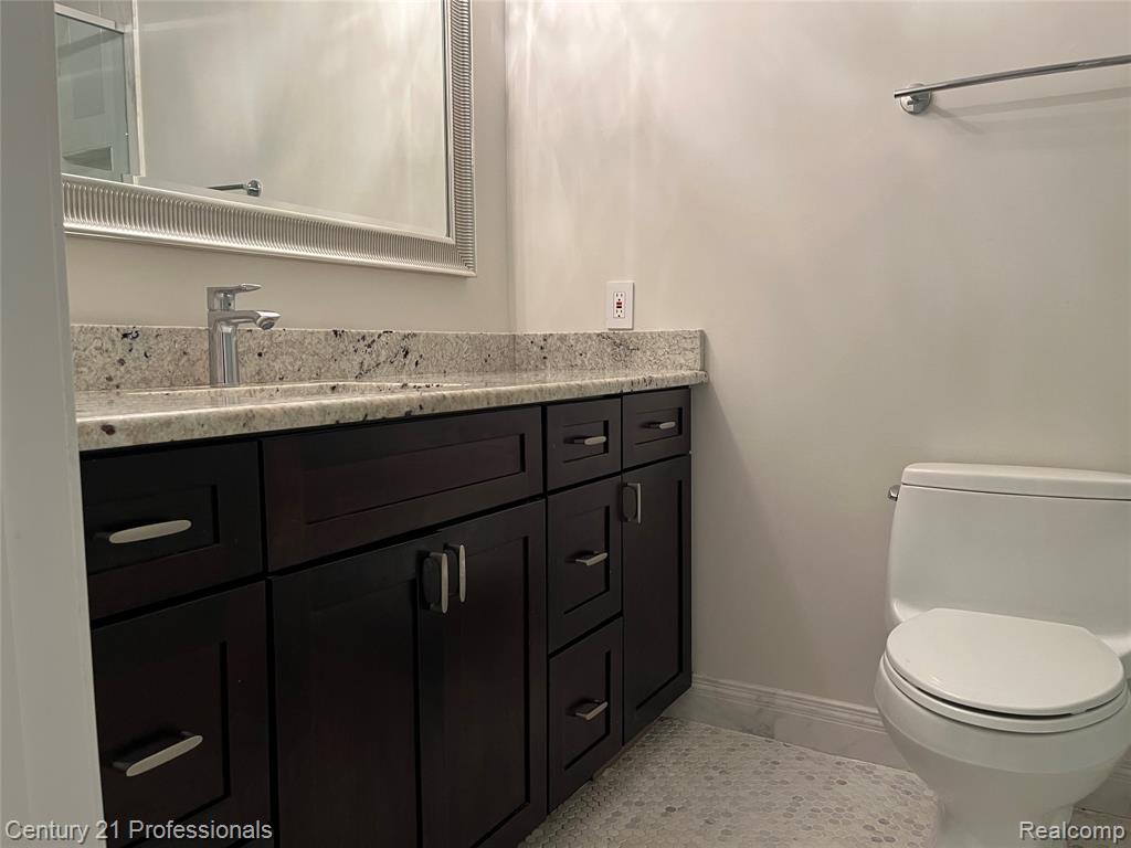 5720 Beauchamp, West Bloomfield, MI — Photo 26