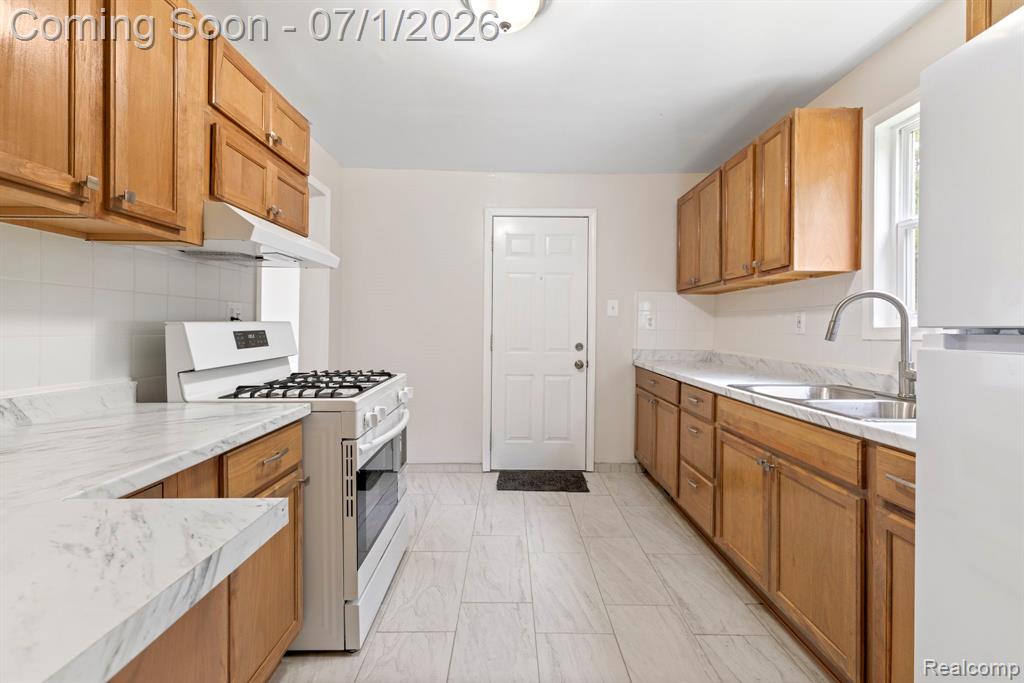 551 Nebraska Avenue, Pontiac, MI 48341 — Photo 10