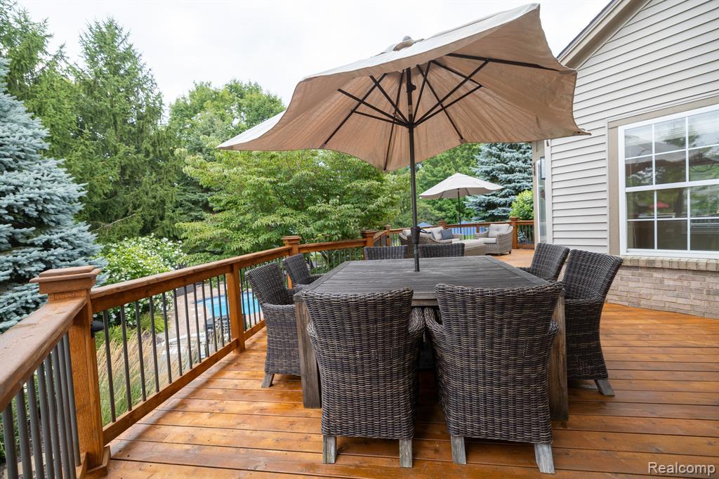4910 Knollcrest Court, Commerce Twp, MI 48382 — Photo 7