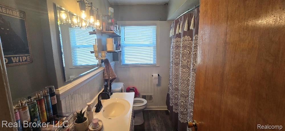 6861 Burnly Street, Garden City, MI — Photo 7