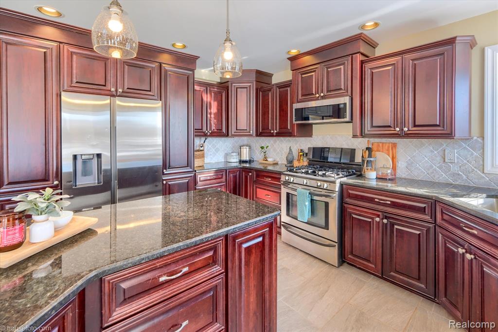 2051 E Oakwood Road, Oxford, MI 48370 — Photo 23