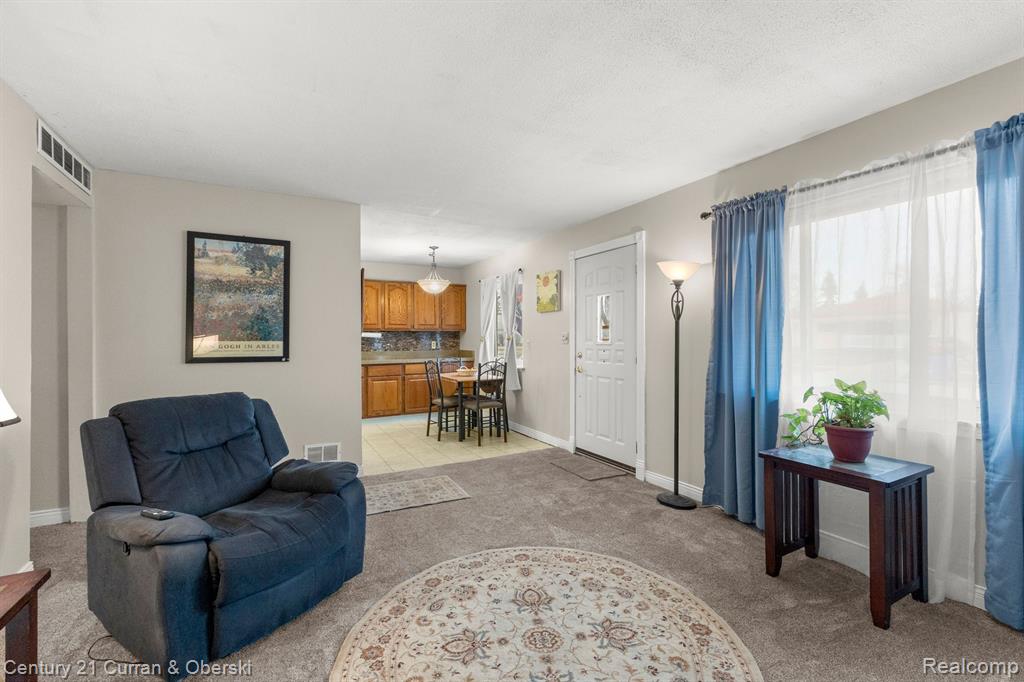 4928 RAYMOND Avenue, Dearborn Heights, MI 48125 — Photo 7