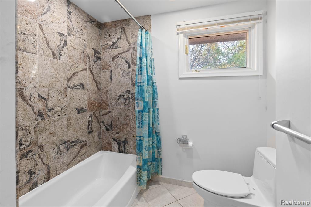 4966 Whispering Pine Lane, Bloomfield Hills, MI 48302 — Photo 25