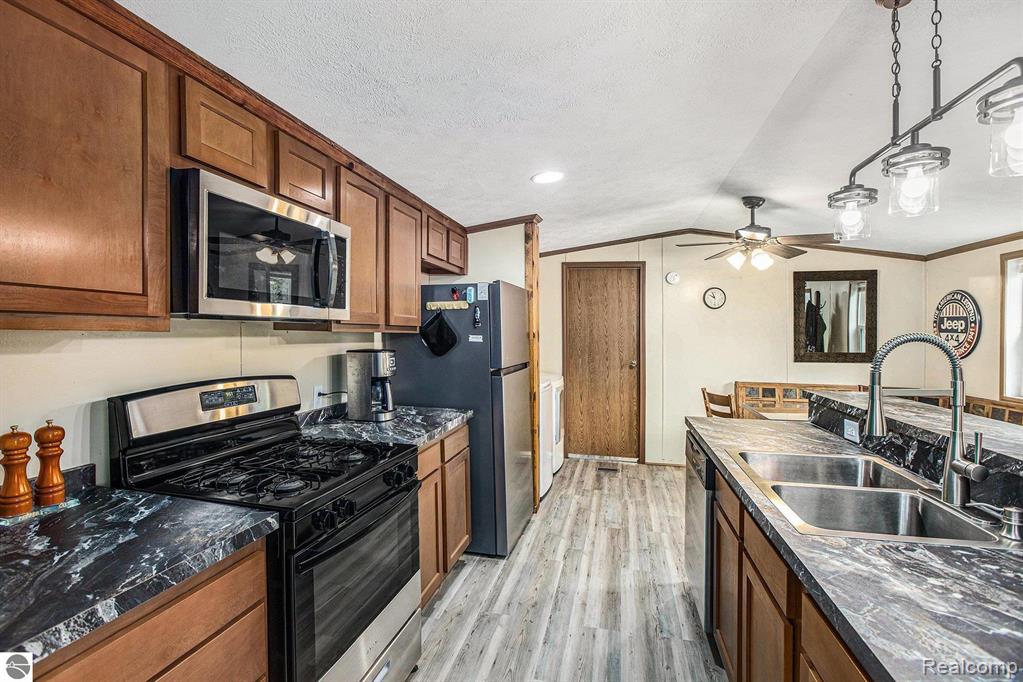 10694 Freeman Road, Mesick, MI 49668 — Photo 4