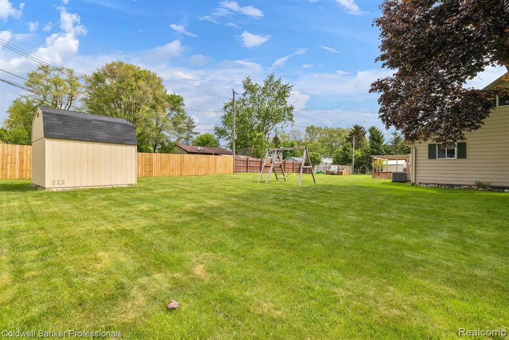 4738 GOODALE Avenue, Clarkston, MI 48348 — Photo 33