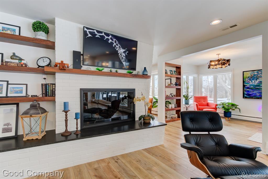 805 N Pemberton Road, Bloomfield Hills, MI 48302 — Photo 16
