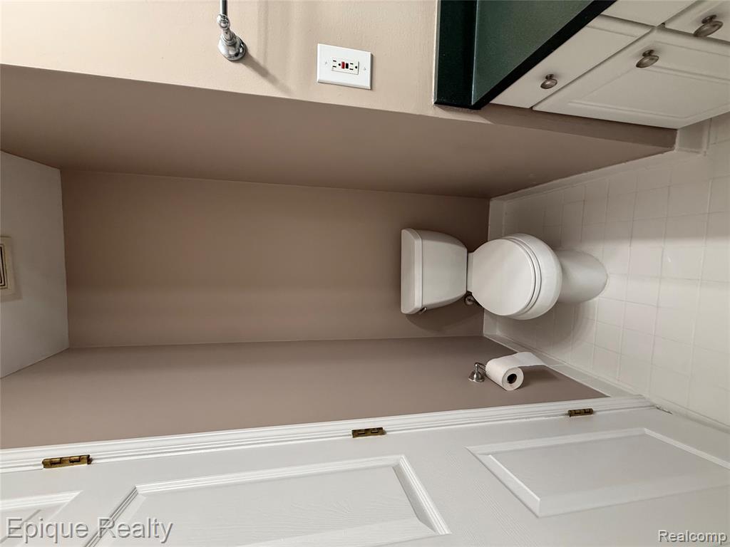 56487 Scotland Boulevard, Utica, MI 48316 — Photo 19