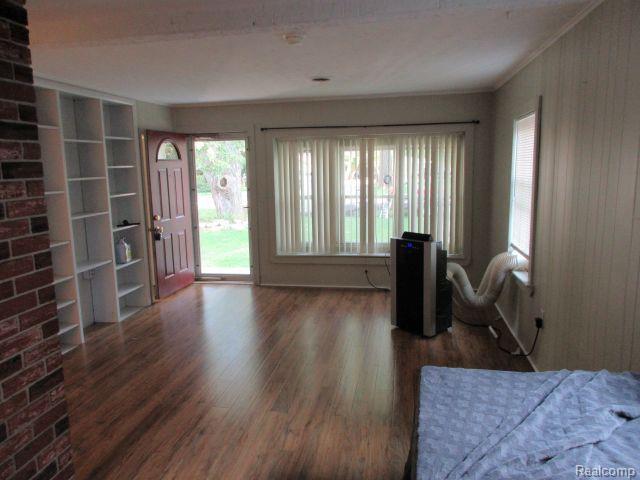 4059 Chenlot Lane, Waterford, MI 48328 — Photo 4