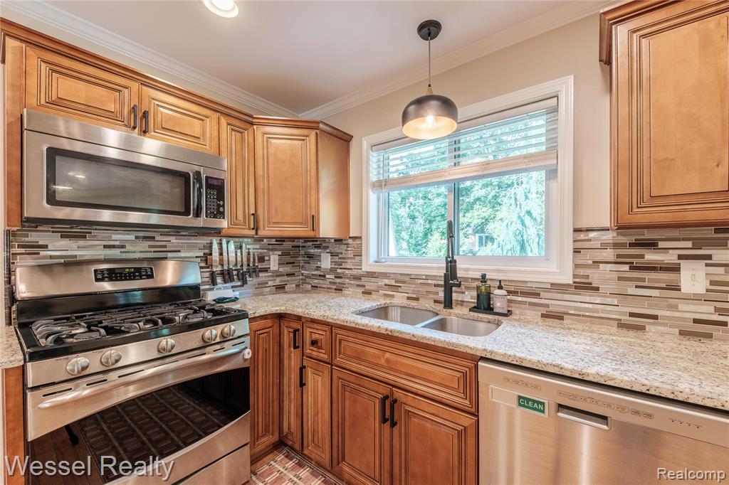 53121 Franklin Drive, Shelby Twp, MI 48316 — Photo 13