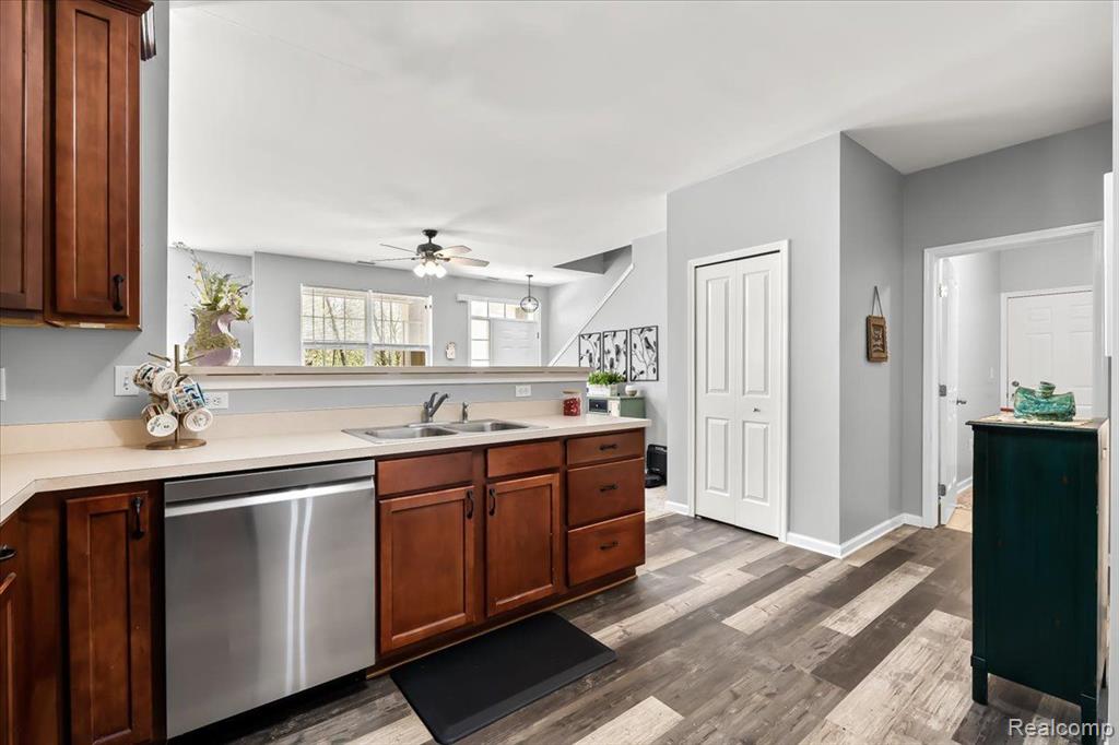 769 ABBINGTON Court, Howell, MI 48843 — Photo 8