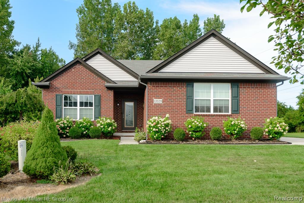 13529 Chester Court, Belleville, MI 48111