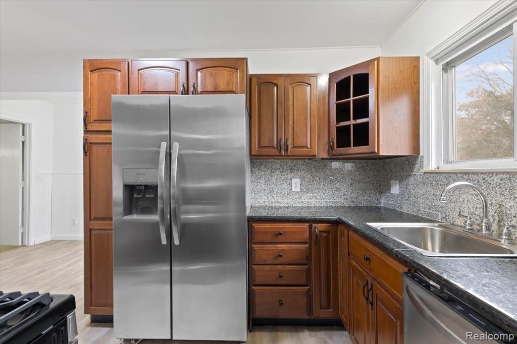 4203 Minerva Drive, Flint, MI 48504 — Photo 11