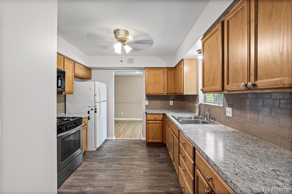 4064 Sheraton Drive, Flint, MI 48532 — Photo 15