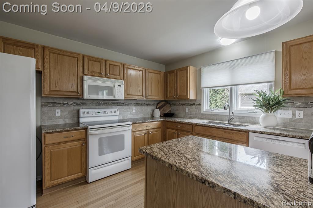 5622 Wembley Court, Clarkston, MI — Photo 11