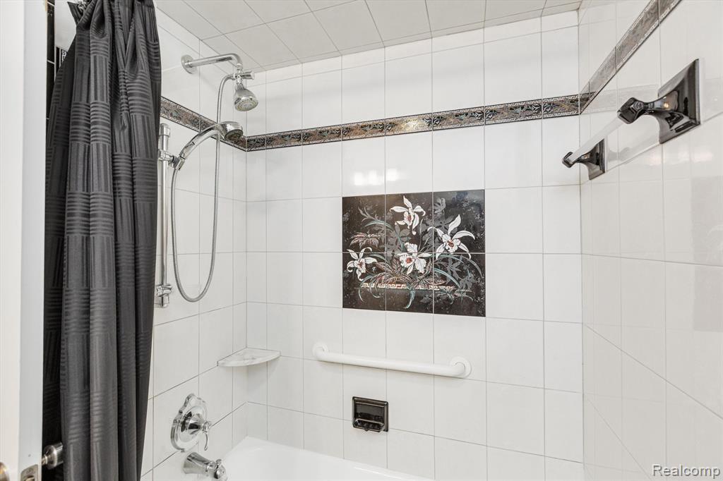 4645 CLAUDIA Drive, Waterford, MI 48328 — Photo 25